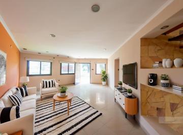 Casa · 290m² · 10 Ambientes · 2 Cocheras · Casa - 4 Dorm - Villa Retiro