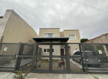 Casa · 228m² · 4 Ambientes · Casa 3 Dorm. Km3