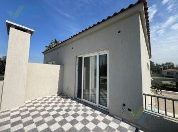 Casa · 80m² · 3 Ambientes · 1 Cochera · Casa en Chic Village