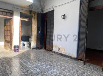 PH · 122m² · 2 Dormitorios · Venta PH 3 Ambientes C/patio y Terraza a Refaccionar.