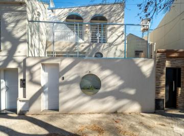 Casa · 126m² · 5 Ambientes · 1 Cochera · Casa 3 Dorm., Patio y Terraza, Quincho, Cochera, Barrio Pichincha