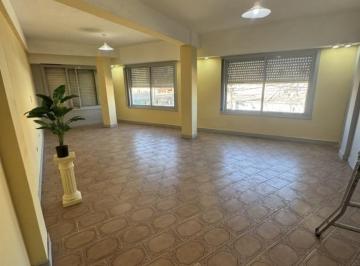 Oficina comercial · 35m² · Amplia Oficna Para Uso Profesional en El Centro Comercial de Jose C Paz, Frente a Estacion