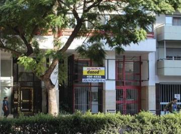 Local comercial · 180m² · Alquiler de Local en Rosario