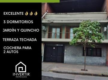 Casa · 250m² · 4 Ambientes · 2 Cocheras · Casa con Excelente Ubicación en Barrio Sur
