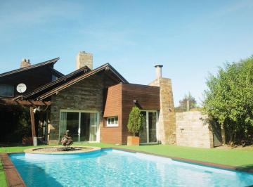 Casa · 450m² · 4 Ambientes · 2 Cocheras · Alquiler Casa 4 Dorm. Serv. Lomas Tahona