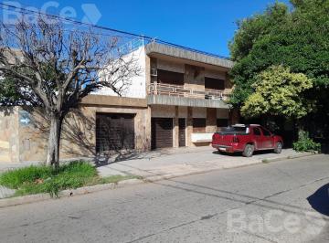 Casa · 190m² · 7 Ambientes · 2 Cocheras · Venta Casa Ituzaingo 3900 - 4 Dorm.