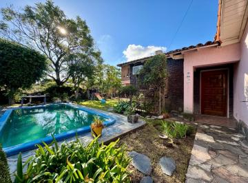 PARQUE DESDE CALLE FRANCO · Casa en Venta en Esquina Sobre Calle Franco Equina Rolhand
