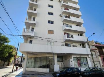 Foto · Zona Castro Barros - Planta Baja con Dos Balcones - Lo Vemos?