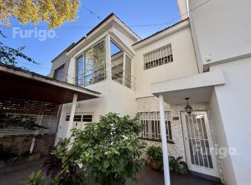 Casa · 126m² · 5 Ambientes · 1 Cochera · Casa de 3 Dorm. en Venta en Alberdi Rosario