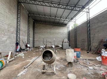Bodega-Galpón · 200m² · Galpón en Venta y Alquiler en Area de Promocion El Triangul
