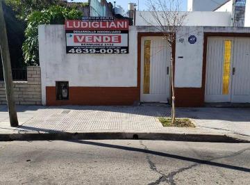 Terreno · 177m² · Suspendido • V Devoto Casa S/lote 8.66x20.79 Pje L. de Zamora 2437 P/refac o Emprendimiento