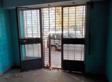 Local comercial · 210m² · 7 Ambientes · 1 Cochera · Vende/permuta/financia - Chacarita - Local/depósito/oficinas