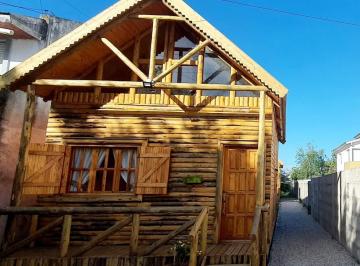 Quinta vacacional · 60m² · 3 Ambientes · Dos Cabañas de 3 Ambientes con Parque y Entrada Para Auto en Miramar. Apto Credito