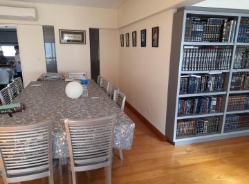 Departamento de 5 ambientes, Flores · Morón 2918