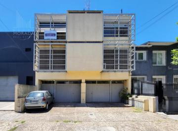 PH · 110m² · 4 Ambientes · 2 Cocheras · Magnifico PH a Remodelar en Barrio River