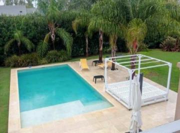Casa · 480m² · 7 Ambientes · 2 Cocheras · Casa de 4 Dorm. en Alquiler Amueblada o Venta Kentucky