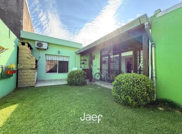 Casa de 3 ambientes, Rosario · Ideal Casa de Pasillo Único de 2 Dorm. y 2 Patios