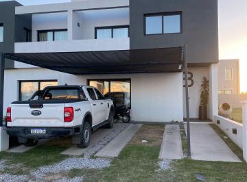 Foto · Duplex en Venta 3 Dorm Escritorio Pileta 3 Baños Terrazas de Manantiales