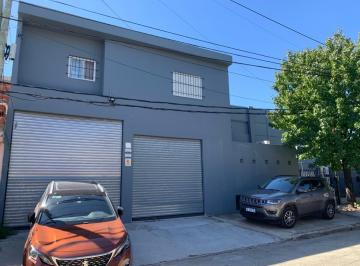 Bodega-Galpón · 633m² · Depósito de 433 m² Aprox. con 200 m² de Oficinas Reciclado