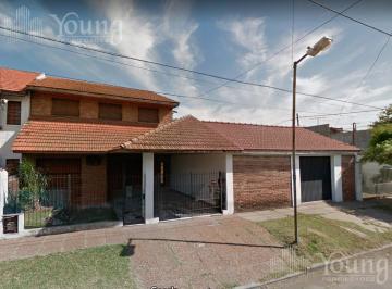 Casa · 253m² · 6 Ambientes · 3 Cocheras · Casa en Venta Bernal 2 Lotes Casa y Pileta