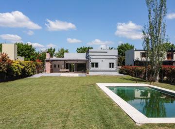 Casa · 125m² · 3 Ambientes · 2 Cocheras · Casa en Venta, 3 Ambientes, en Barrio Privado Alamo Alto, Escobar, Gba Norte