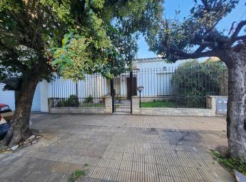 Casa · 100m² · 3 Ambientes · Casa en Alquiler en Lomas del Mirador