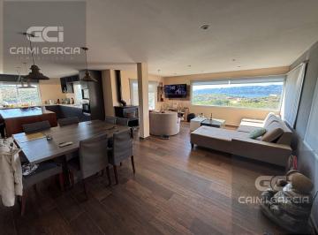 Casa · 340m² · 4 Dormitorios · 2 Cocheras · Casa en Villa del Lago en Venta 4 Dorm.