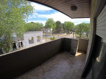 Casa · 400m² · 12 Ambientes · 5 Cocheras · Complejo de Departamentos en Aguas Verdes