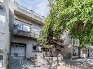 Casa · 135m² · 4 Ambientes · 1 Cochera · Venta Casa 4amb Sobre Lote Propio en Xona Residencial Parque Avellaneda, Caba.