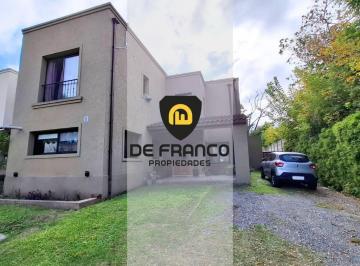 Casa · 140m² · 4 Ambientes · 2 Cocheras · Casa en Venta - Bella Vista - Barrio Cerrado