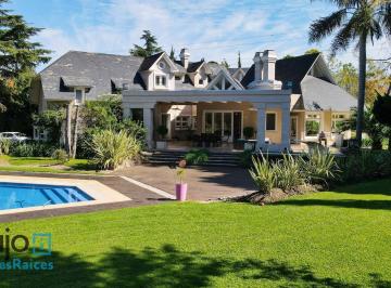 Casa · 698m² · 9 Ambientes · 4 Cocheras · Importante Casa en Venta en St. Thomas Norte/sur - Canning