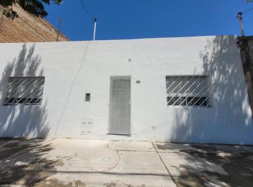 Casa · 66m² · 3 Ambientes · Venta Casa Reciclada con Renta - Neuquen Capital