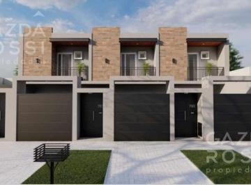 Casa · 95m² · 4 Ambientes · 1 Cochera · Casa - Burzaco