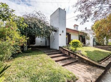 Casa · 303m² · 10 Ambientes · 2 Cocheras · Casa en El Cerro - Apta Credito - Toda Pb - Excelente Estado!
