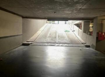 Garage · Cochera Fija y Cubierta en Venta