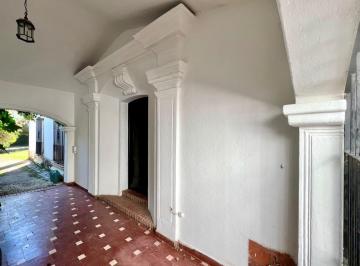 Casa · 256m² · 10 Ambientes · 2 Cocheras · Casa en Rogelio Martinez