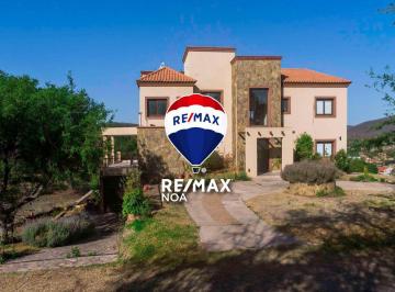 Casa · 650m² · 8 Ambientes · 4 Cocheras · Casa 5 Dorm Venta La Lucinda Club de Campo Pileta