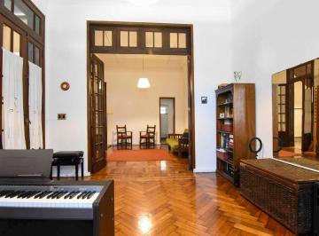 Casa · 320m² · 7 Ambientes · Casa con Cochera Ideal Comercial Y/o Vivienda