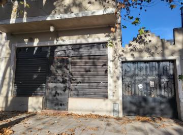 Casa de 7 ambientes, Mataderos · Vendo en Mataderos. Sobre Lote Propio. 2 Viviendas + Local. Garage y Jardín