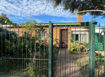 Casa · 45m² · 5 Ambientes · 1 Cochera · Venta Casa 3 Dorm. 2 Baños Garaje Pando