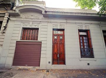 Casa · 358m² · 5 Ambientes · 1 Cochera · Venta Casa 3 Dorm. en Tres Cruces