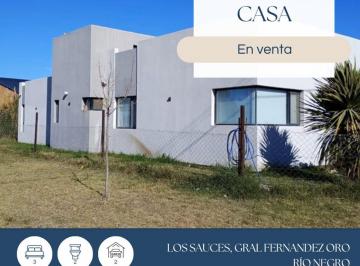 Casa · 141m² · 6 Ambientes · 2 Cocheras · Casa 3 Dorm., Los Sauces, Gral Fernandez Oro