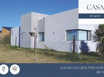 Casa · 141m² · 6 Ambientes · 2 Cocheras · Casa 3 Dorm., Los Sauces, Gral Fernandez Oro