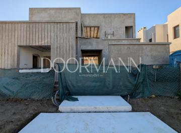 Casa · 265m² · 6 Ambientes · Casa en Venta a Estrenar a La Laguna | Barrio Cerrado Laguna Grande | Villanueva