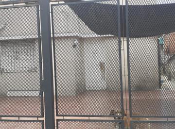Casa de 4 ambientes, Lanús · Vendo Hermosa Propiedad con Pileta en Remedios de Escalada
