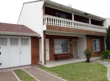 Casa · 110m² · 5 Ambientes · 1 Cochera · Casa en Mar del Tuyu