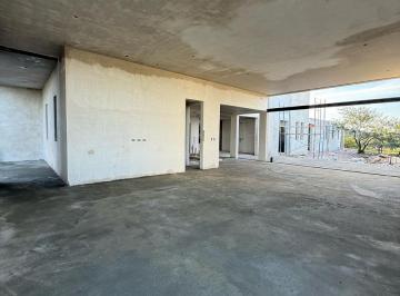 Casa · 400m² · 10 Ambientes · 4 Cocheras · Venta Exclusiva Propiedad a Estrenar en Country La Pankana! con Vistas!