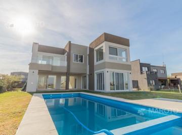 Casa · 200m² · 4 Ambientes · 4 Cocheras · Casa en Venta en Barrio El Canton - Maroto Propiedades