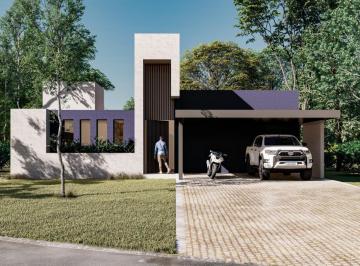 Casa · 360m² · 8 Ambientes · 2 Cocheras · Se Vende Exclusiva Propiedad de 1 Planta en Chacras de La Villa!