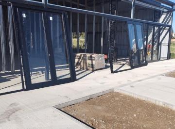 Local comercial de 1 ambiente, Bahía Blanca · Alquilamos Local a Estrenar - Barrio Las Acacias